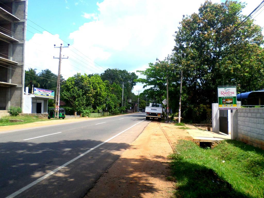 Ranliya Lodge Anuradhapura Exteriör bild